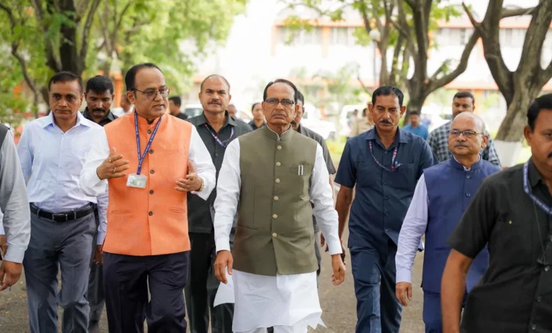 ପୁରୀରେ କେନ୍ଦ୍ର କୃଷି ମନ୍ତ୍ରୀ ଶିବରାଜ ସିଂହ ଚୌହାନ । ଆଜି ବିକଶିତ କୃଷି ସଂକଳ୍ପ ଅଭିଯାନରେ ହେବେ ସାମିଲ । ପୁରୀରେ କେନ୍ଦ୍ର କୃଷି ମନ୍ତ୍ରୀ ଶିବରାଜ ସିଂହ ଚୌହାନ । ଆଜି ବିକଶିତ କୃଷି ସଂକଳ୍ପ ଅଭିଯାନରେ ହେବେ ସାମିଲ ।