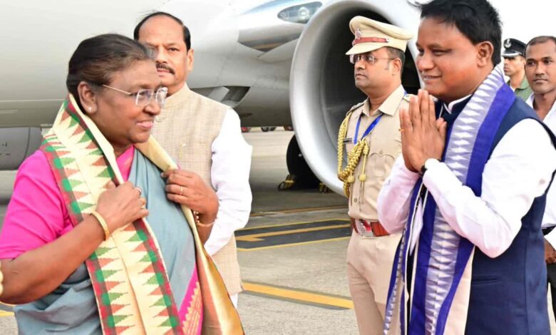 ଆଜିଠୁ ୨ଦିନିଆ ଓଡ଼ିଶା ଗସ୍ତରେ ଆସୁଛନ୍ତି ରାଷ୍ଟ୍ରପତି । ଆଜିଠୁ ୨ଦିନିଆ ଓଡ଼ିଶା ଗସ୍ତରେ ଆସୁଛନ୍ତି ରାଷ୍ଟ୍ରପତି ।