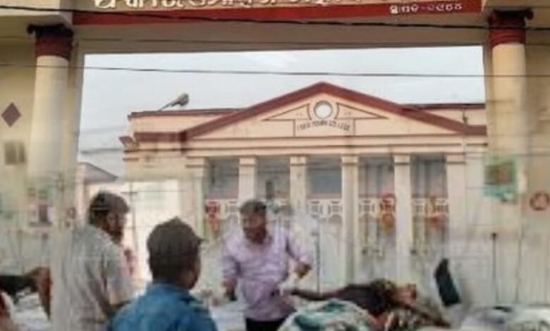 ଏମ୍ସ ପୀଡ଼ିତାଙ୍କ ଜଟିଳ ସ୍ୱାସ୍ଥ୍ୟବସ୍ତା ସମୟରେ ଏପରି ରାଜନୀତିକ ବୟାନବାଜି ଅଶୋଭନୀୟ l ଏମ୍ସ ପୀଡ଼ିତାଙ୍କ ଜଟିଳ ସ୍ୱାସ୍ଥ୍ୟବସ୍ତା ସମୟରେ ଏପରି ରାଜନୀତିକ ବୟାନବାଜି ଅଶୋଭନୀୟ l